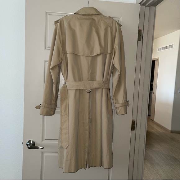 BURBERRY TRENCH COAT - Picture 7 of 17